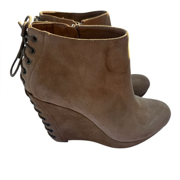 Gianni Bini Brown Suede Lace-Up Wedge Booties Size 8.5M Ankle Boots Corset Back - Picture 4 of 13